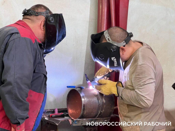 Всё держится на сварщиках! Андрей Воронин из Новороссийска знает все тайны, плюсы и минусы дефицитной профессии