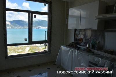 В Новороссийске начался ремонт поврежденных беспилотниками квартир