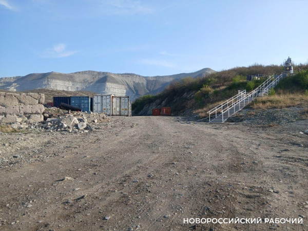 К братской могиле у дзота «Сарайчик»  дорогу забетонируют ко Дню освобождения Новороссийска