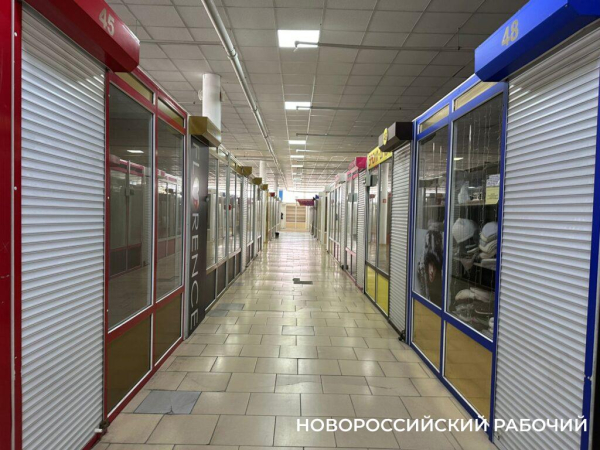 «Из-за таких как ты, мы и закроемся!» Вещевому рынку в Новороссийске дают год