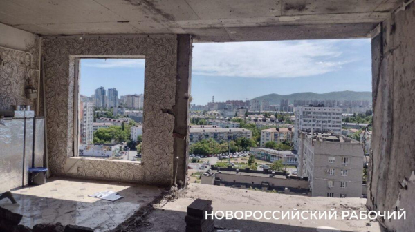 «Взрывом все перемололо!» В Новороссийске только приступают к ремонту дома, пострадавшего 3 мая от атаки БПЛА
