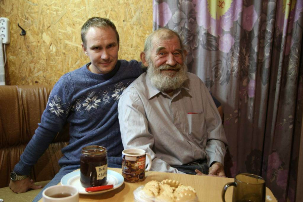 Главный спасатель Новороссийска Алексей Одеров закрывает люки, возит гуманитарку и выручает котиков