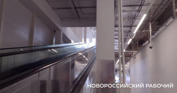 В Новороссийске место трагедии с ребенком загородили плакатом «С днем рождения, «Магнит»