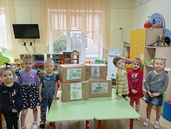 В Новороссийске плести сети для СВО научились детсадовцы