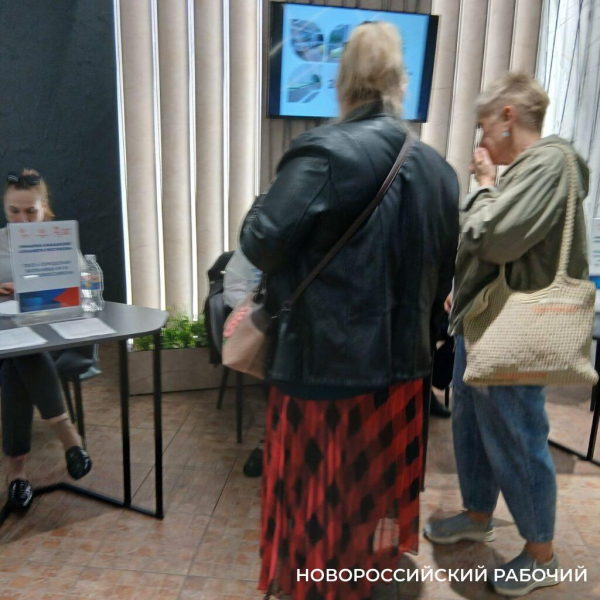 В Новороссийске — 7,5 тысяч вакансий. Какие зарплаты и «плюшки» предлагают рабочим?