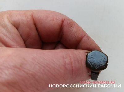 В Новороссийске на Малой Земле нашли турецкий перстень 18 века