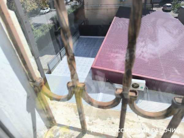 Жители исторического центра Новороссийска боятся открытия столовой прямо под домом