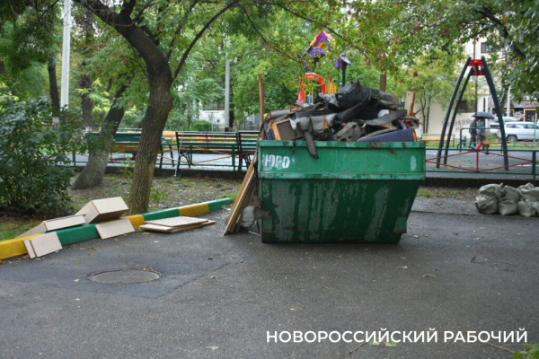 В Новороссийске дожди срывают сроки восстановления кровли пострадавшего от БПЛА дома