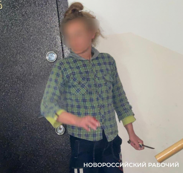 Жильцы многоэтажки в Новороссийске боятся соседки с ножом и подыскивают новое жилье
