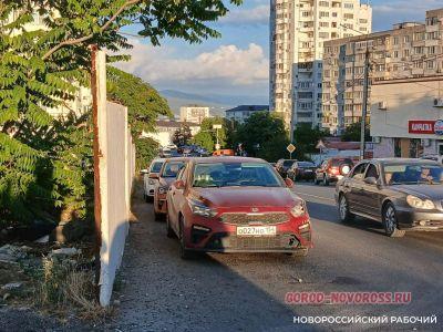 В Новороссийске наведут порядок на участке, где хотели построить ЖК «Бульвар Черняховского»