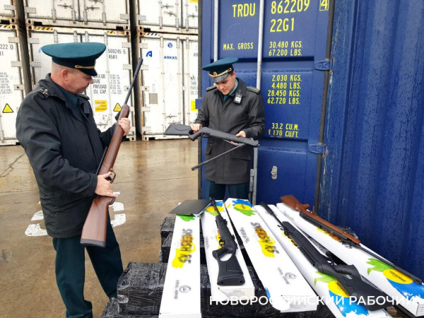 Новороссийские таможенники пресекли незаконный ввоз винтовок из Турции