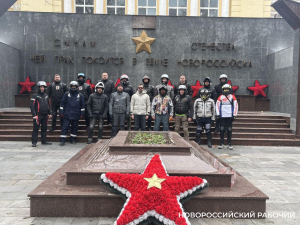 Новороссийские зимо-байкеры заложили новую традицию Новороссийские зимо-байкеры заложили новую традицию