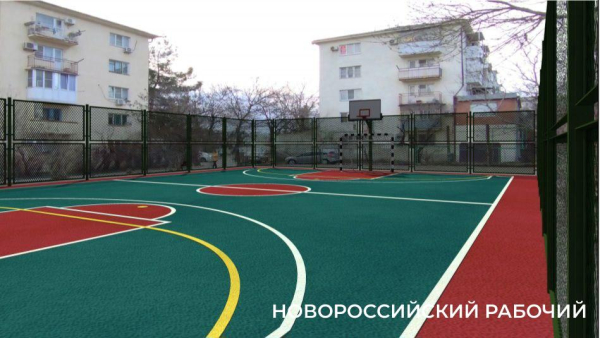 Экс-чиновник из Новороссийска сдавал в аренду городские спортплощадки и заработал 2 миллиона