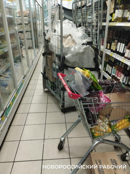 «За кого нас тут держат?!» Покупатели «Магнита» в шоке от состояния одного из магазинов