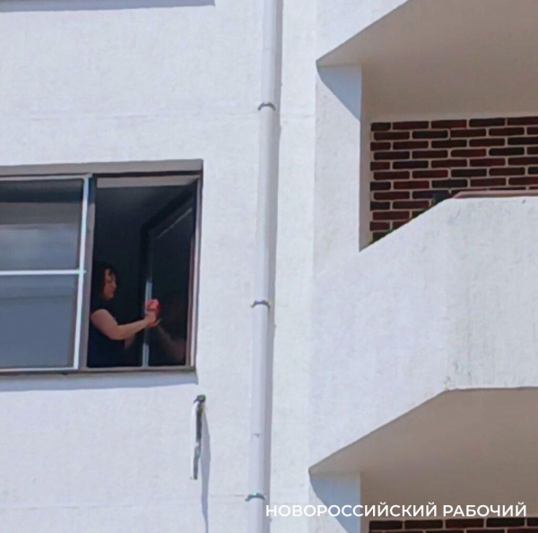 «Главное, что все живы». В Новороссийске идут ремонты в квартирах, пострадавших во время воздушной атаки 3 мая