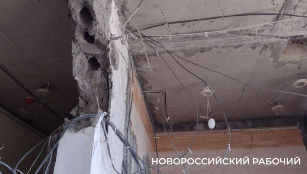 «Взрывом все перемололо!» В Новороссийске только приступают к ремонту дома, пострадавшего 3 мая от атаки БПЛА
