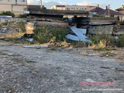 В Новороссийске наведут порядок на участке, где хотели построить ЖК «Бульвар Черняховского»