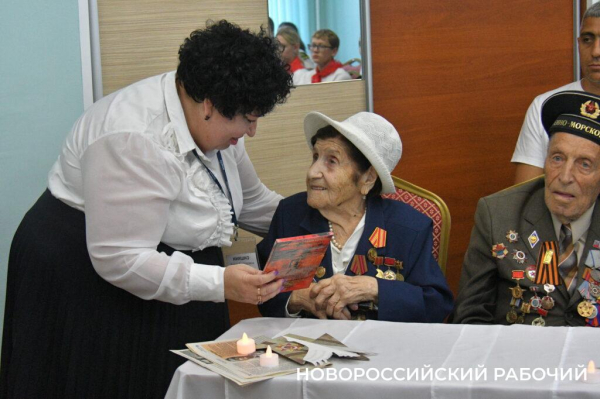 На 103-м году жизни вспомнить 43-й… Ветеран-легенда в гостях у города-героя Новороссийска