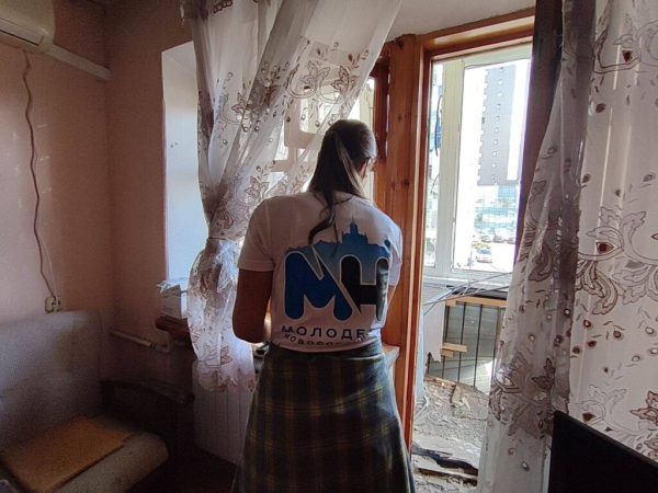 В Новороссийске норд-ост мешает демонтировать крышу дома, пострадавшего во время атаки БПЛА