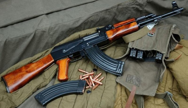  КАЗАКИ ПРИВЕЗЛИ ВЫСТАВКУ ВООРУЖЕНИЯ И ЭКИПИРОВКИ РЕБЯТАМ ОТДЫХАЮЩИМ В «ГЛОБУСЕ» 