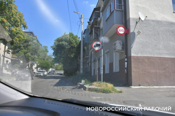 В Новороссийске водитель «КАМаза» насмерть сбил своего пассажира