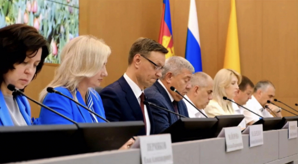 «Возглавить в «ручном режиме»: глава Новороссийска потребовал проконтролировать движение большегрузов в курортный сезон