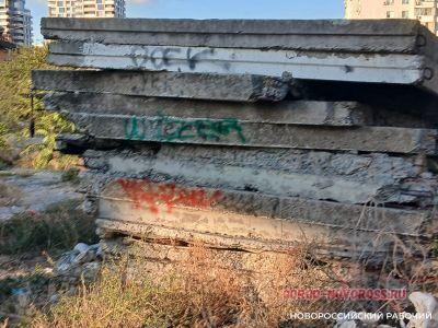 В Новороссийске наведут порядок на участке, где хотели построить ЖК «Бульвар Черняховского»