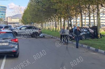 Жесткое ДТП в центре Новороссийска с утра парализовало движение