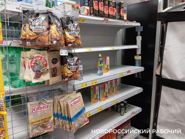 «За кого нас тут держат?!» Покупатели «Магнита» в шоке от состояния одного из магазинов