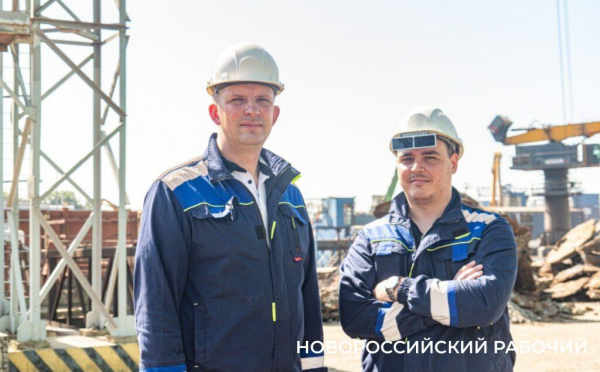 В Новороссийске металлурги с высшим образованием карьеру начинают подручным сталевара