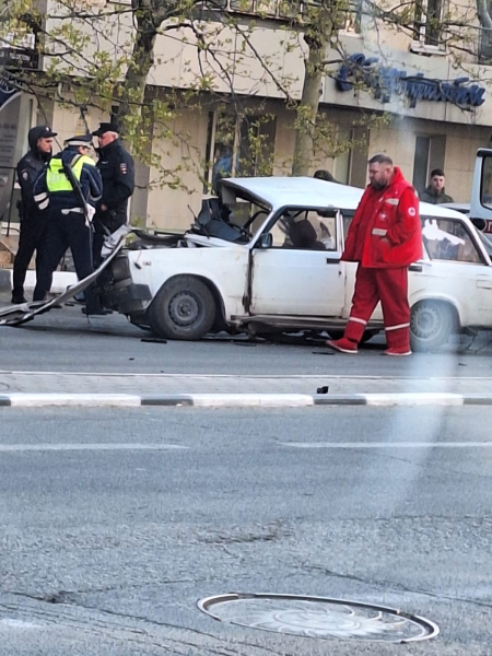 Два человека скончались в страшном ДТП в центре Новороссийска