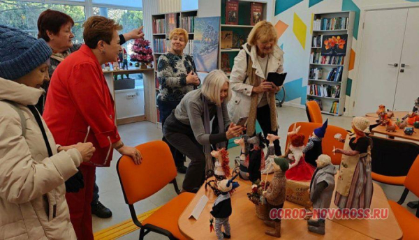 Выставка &laquo;Новогодний вернисаж&raquo; представила работы новороссийских мастеров