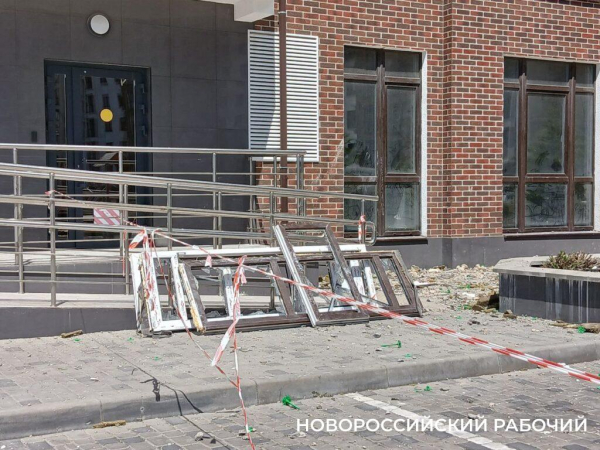 «Главное, что все живы». В Новороссийске идут ремонты в квартирах, пострадавших во время воздушной атаки 3 мая