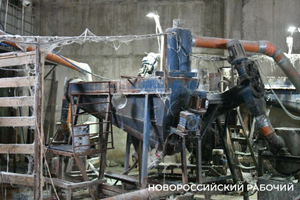 Много на себя взяли… В Новороссийске остановлен очередной эксперимент по раздельному сбору мусора Много на себя взяли… В Новороссийске остановлен очередной эксперимент по раздельному сбору мусора