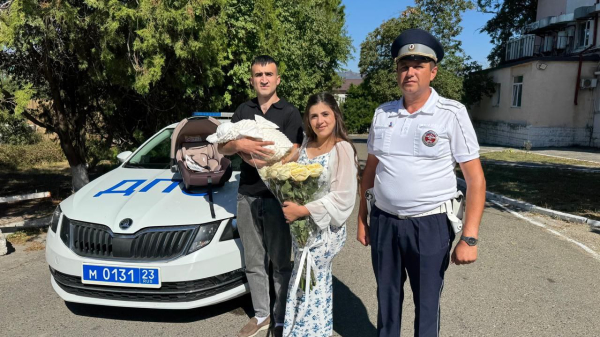 В Новороссийске госавтоинспекторы опять подоспели вовремя. Рожать в пробке не пришлось!
