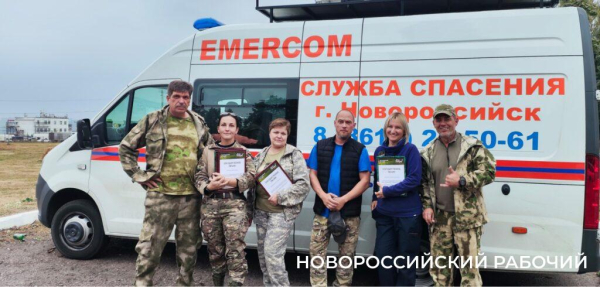 Главный спасатель Новороссийска Алексей Одеров закрывает люки, возит гуманитарку и выручает котиков