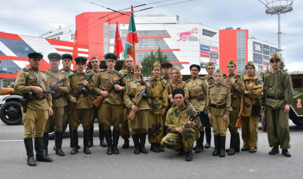 В Новороссийске на Параде Победы вспомнили о подвиге города-героя