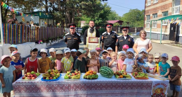  ЯБЛОЧНЫЙ СПАС В ДЕТСКОМ САДУ СТАНИЦЫ РАЕВСКАЯ 