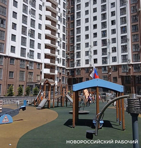 «Главное, что все живы». В Новороссийске идут ремонты в квартирах, пострадавших во время воздушной атаки 3 мая