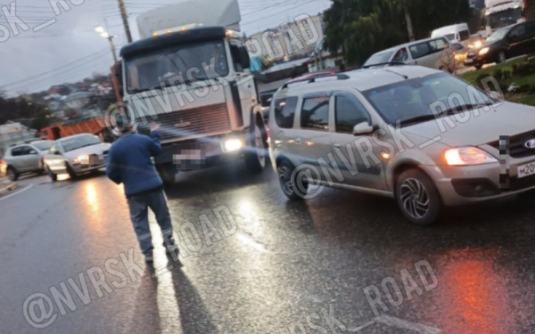 Большегрузы целуются: ДТП, пострадавшие и заторы в Новороссийске