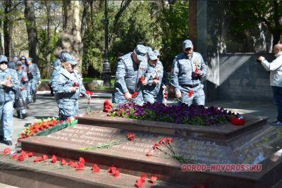 Город-герой Новороссийск встретил «Огонь Победы»  + видео