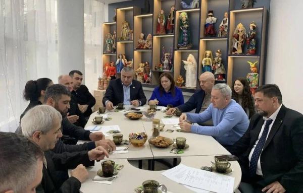  Программа Года единства в Новороссийске: от литературной гостиной до футбольных матчей 