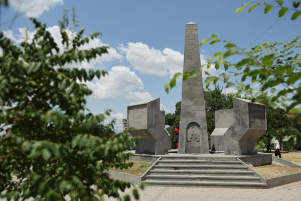 Губернатор Краснодарского края почтил память героев-казаков в Ереване