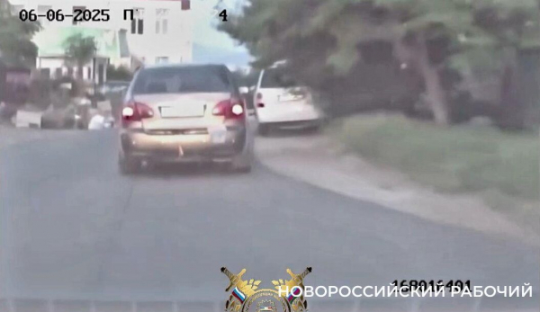 В Новороссийске водитель, уходя от погони, устроил 2 ДТП