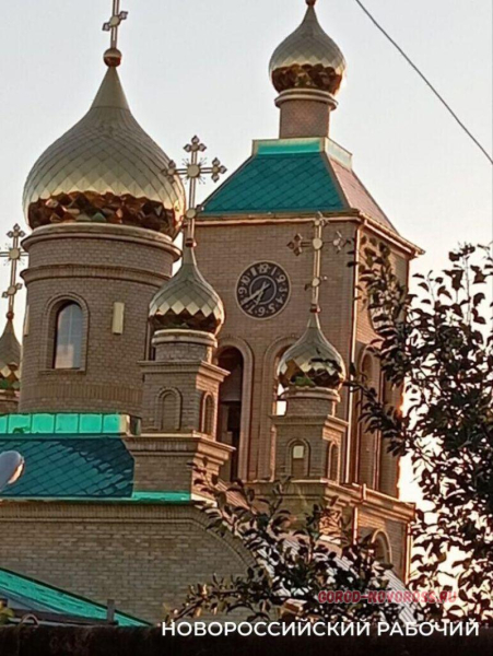 В пос. Верхнебаканском под Новороссийском на храмовой звоннице установлены уникальные