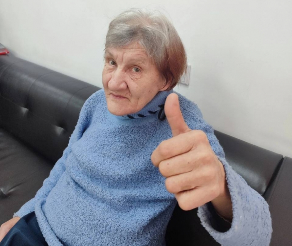 В Новороссийске спасли бабушку из Херсона, которая замерзала на ж/д вокзале