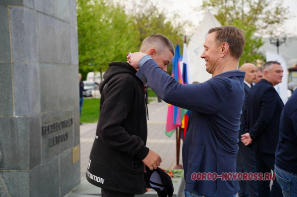 В Цемесской бухте Новороссийска прошли парусные гонки и парад яхт