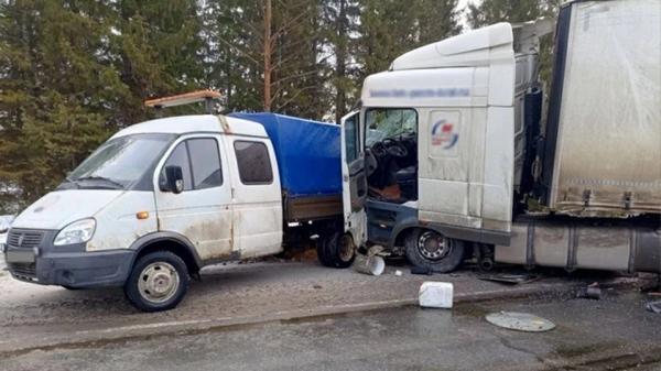 Житель Новороссийска устроил смертельное ДТП в Кировской области Житель Новороссийска устроил смертельное ДТП в Кировской области