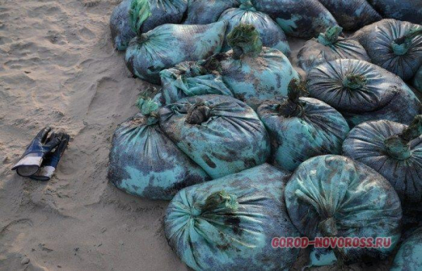 Песок с пляжей Анапы везут и везут на свалку Новороссийска. Сколько его будет? Песок с пляжей Анапы везут и везут на свалку Новороссийска. Сколько его будет?