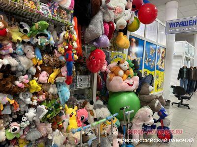 «Из-за таких, как ты, мы и закроемся!» Вещевому рынку в Новороссийске дают год «Из-за таких, как ты, мы и закроемся!» Вещевому рынку в Новороссийске дают год